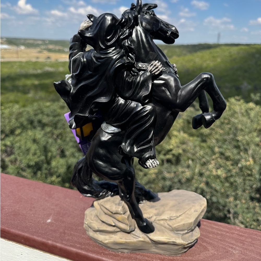 Haunted Living Lighted Reaper on Horse 13in - Picture 9 of 11